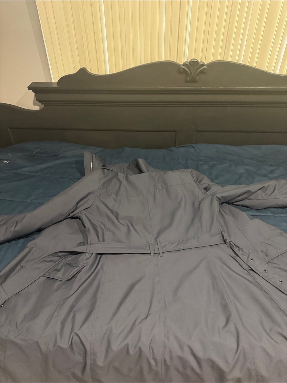 Burberry Navy Trench Coat with Classic Check Lining - Picture 4 of 6